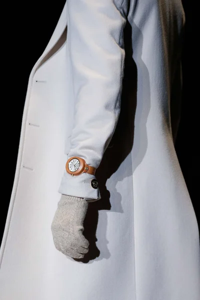 Look 60